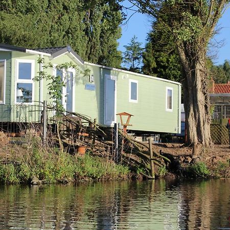 Marshlands Lakeside Nature Retreat Barton-upon-Humber Dış mekan fotoğraf
